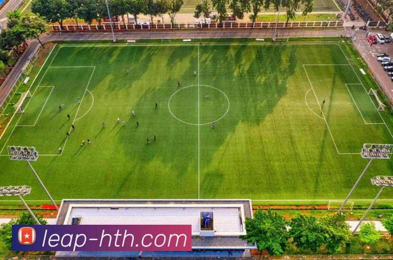 成都蓉城主帅徐正源赛后高度赞扬球员表现展现团队精神与拼搏意志